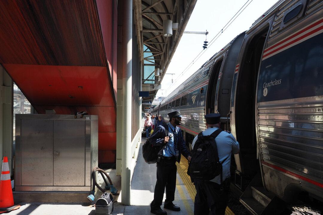 Amtrak Offering Reduced Fare for ‘Night Owl’ Trains Between NYC and DC