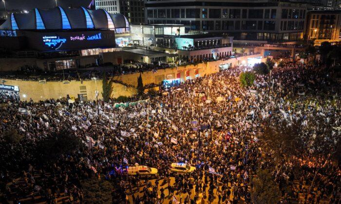 Israeli Government Delays Judicial Overhaul Bill Amid Mass Protests