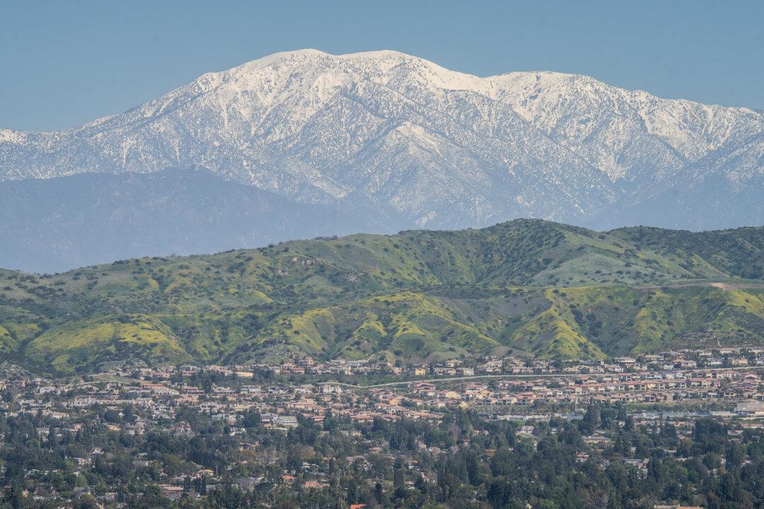 3 Hikers Rescued From California’s Mount Baldy During Winter Storm