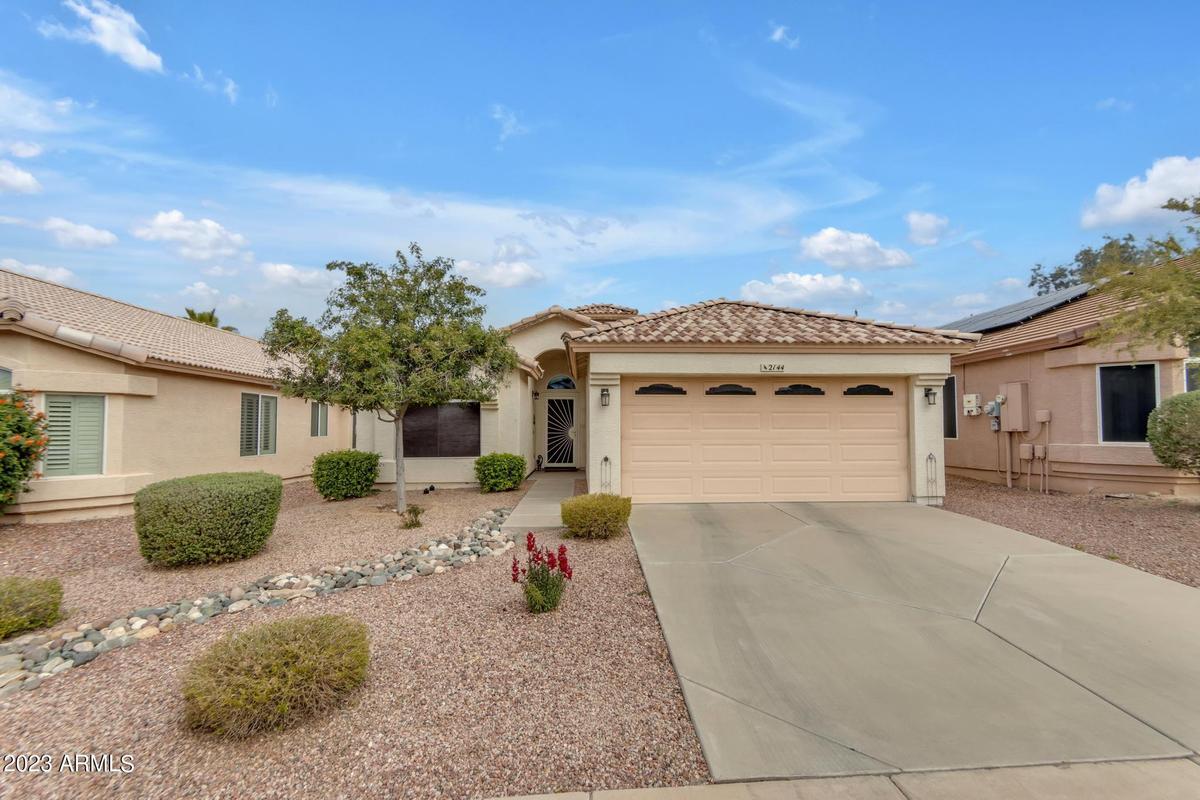 A single-family, 3-bedroom, 2-bath home listed for $430,000. (Courtesy of Butch Leiber, Realty Executives, Phoenix)