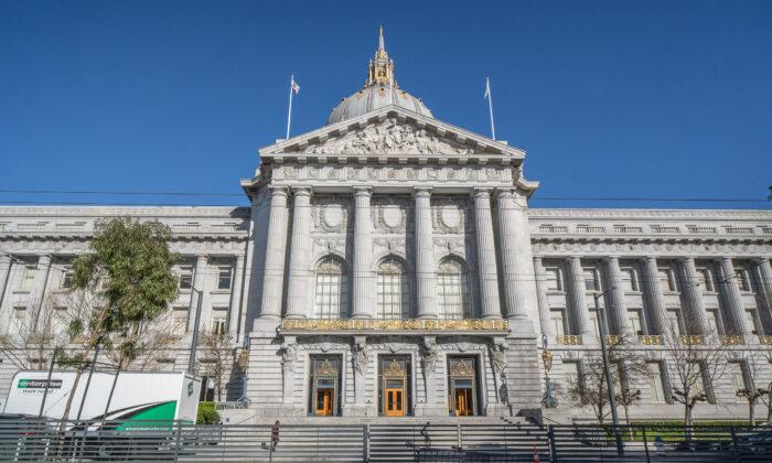 Residents Protest at San Francisco City Hall, Call for Restoring Public Safety
