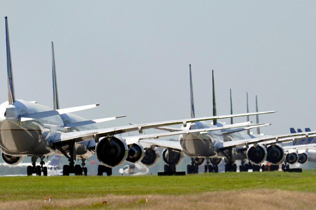 United Airlines Flight Makes Emergency Landing in Houston