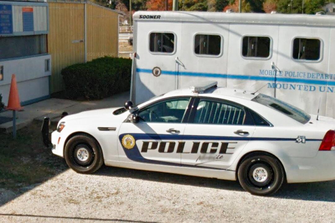 1 Alabama Officer Dead, Another in Critical Condition After Shooting in Huntsville