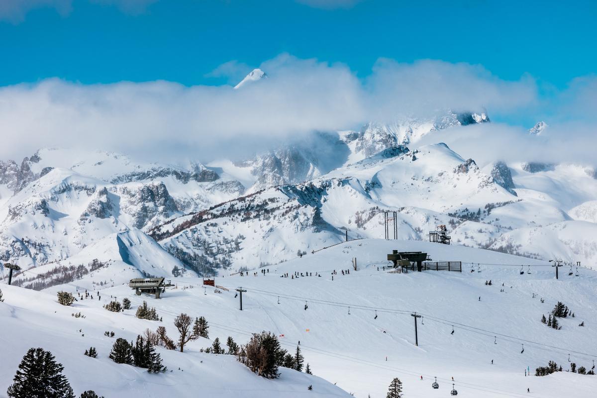 California Ski Resorts Report Record Snowpack, Plan to Extend Season