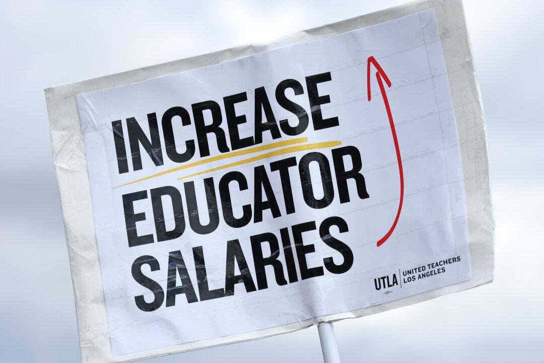 LA Teachers Union Approves a 21 Percent Salary Increase