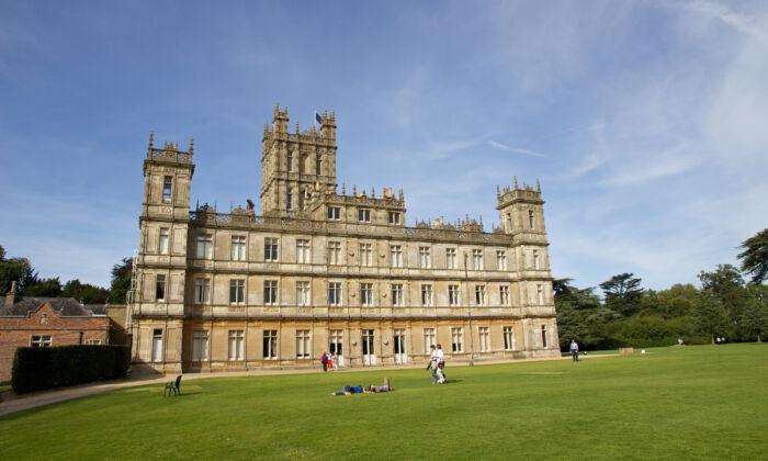 ‘Downton Abbey’ Castle Stops Weddings Due to Brexit, Shortage of Staff