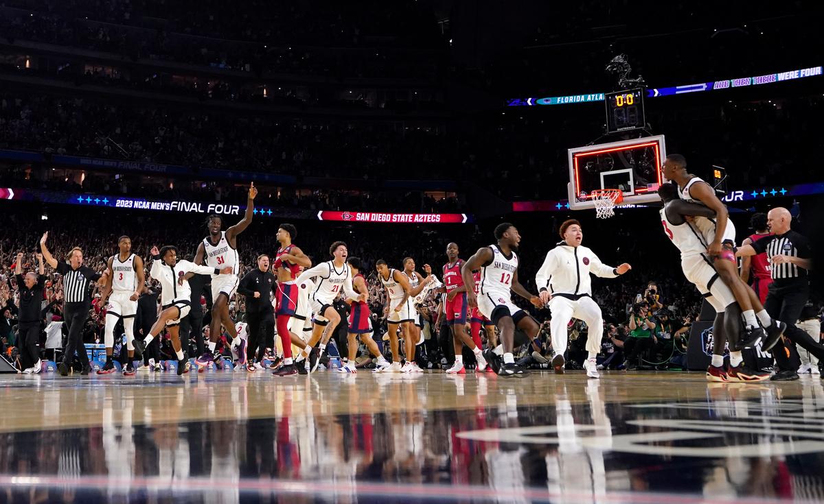 San Diego State Rallies, Defeats FAU on Buzzer-Beater, 72–71