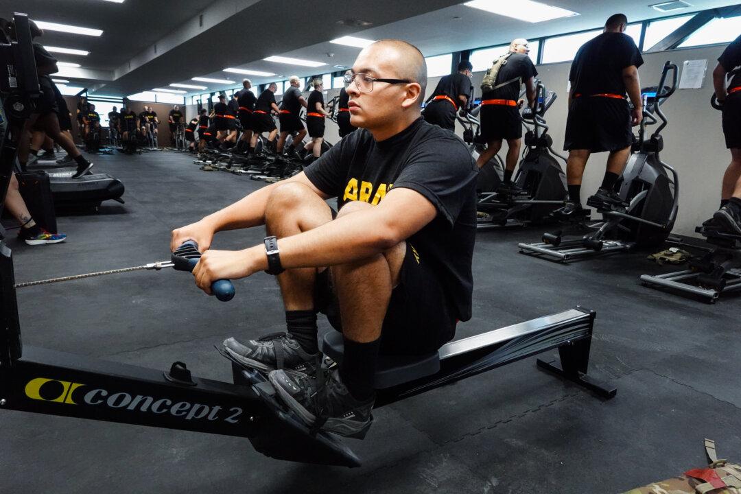 Almost 10,000 US Army Soldiers Slipped Into Obesity During Pandemic, New Study Finds