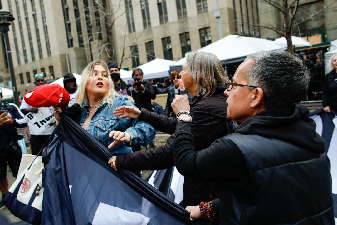 Trump Supporters, Detractors Protest Outside Manhattan Courthouse Amid Arraignment