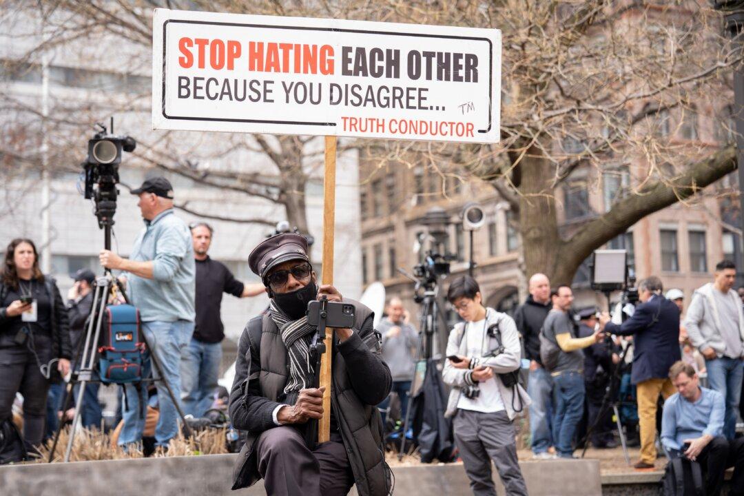 ‘Love Wins’: Trump Supporters, Detractors in NY Promote Peaceful Disagreement Amid Rising Political Tensions