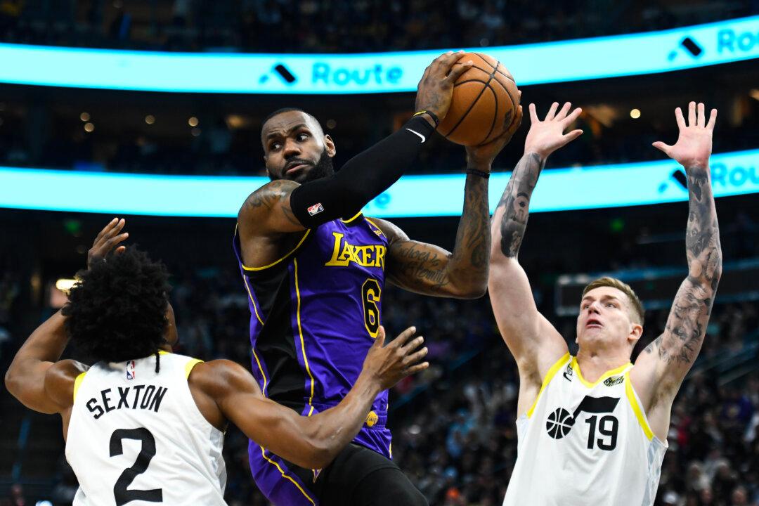 James’ Game-Winner Lifts Lakers Past Jazz in OT
