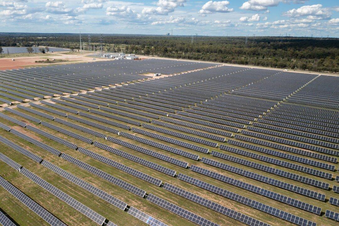 Australia’s Largest Solar Farm Completes Construction, Prepares for Full Operation