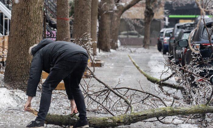 Ice Storm Moves Into the Maritimes, Causes Sporadic Power Outages and School Closures