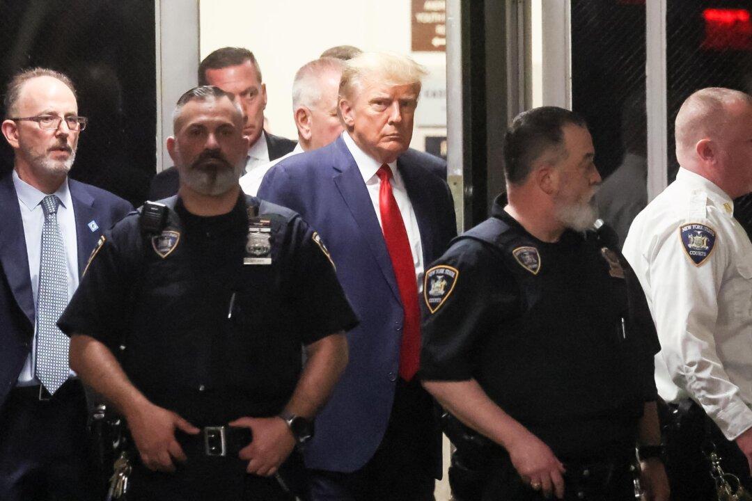 Legal Experts Break Down Flaws in Trump Indictment