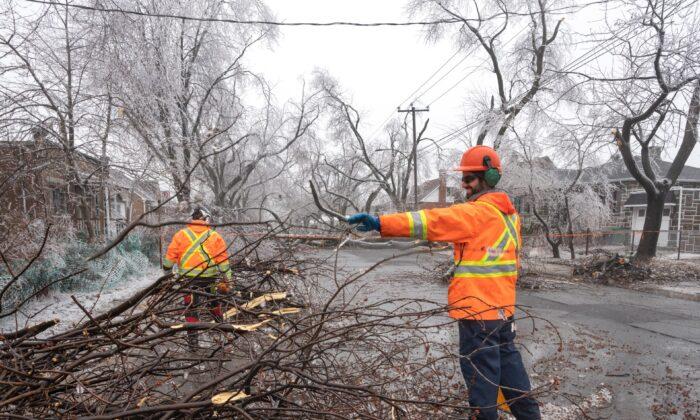 1 Death Confirmed in Quebec Ice Storm, Most Will Have Power by Friday Night, Says Premier