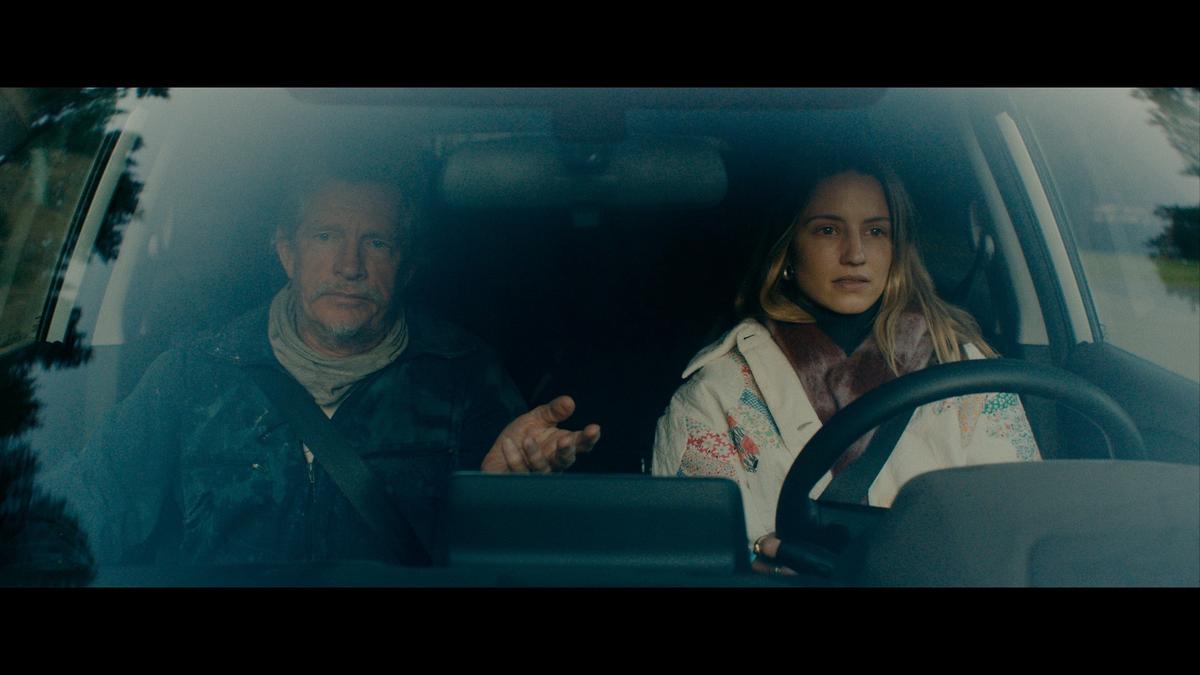 Lloyd (Thomas Haden Church) and Maggie (Dianna Agron) in Maggie's car, in "Acidman." (Brainstorm media)