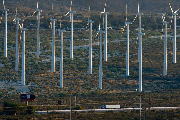Giant wind turbines near the Interstate 10 freeway are powered by strong prevailing winds near Palm Springs, Calif., on May 13, 2008. (David McNew/Getty Images)