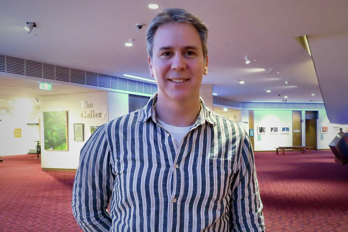 Eye Surgeon Impressed by Shen Yun: ‘This Is Heaven, I’m so Grateful’