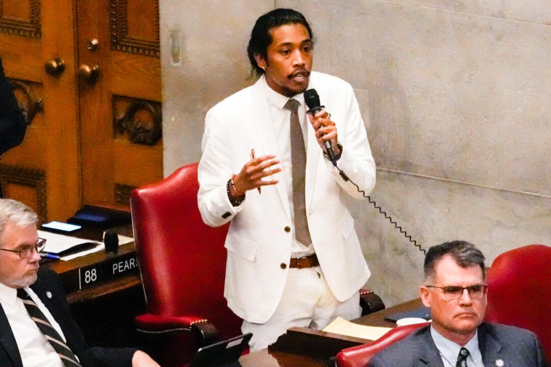Counties Plan to Send Expelled Tennessee Lawmakers Back to Statehouse