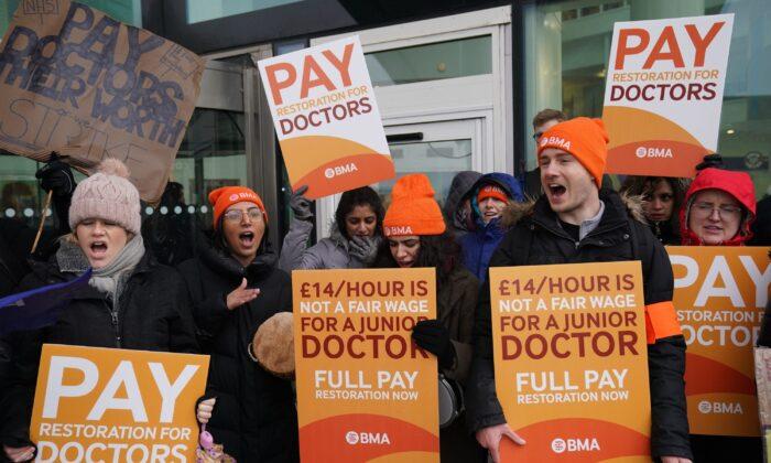 Four-Day Walkout by Junior Doctors ‘Could See 250,000 Appointments Postponed’