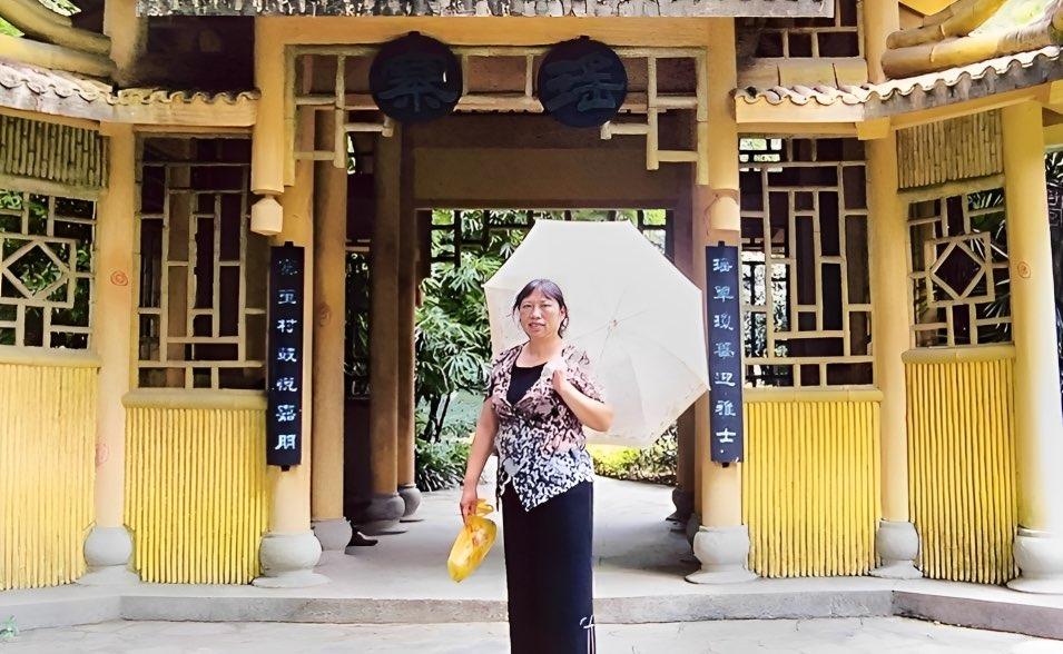  Steven Wang's mother, Liu Aihua, in Liuzhou, Guangxi Province, China, in 2007. Liu was sentenced to four years in prison in China for her faith in March 2023. (Courtesy of Steven Wang)