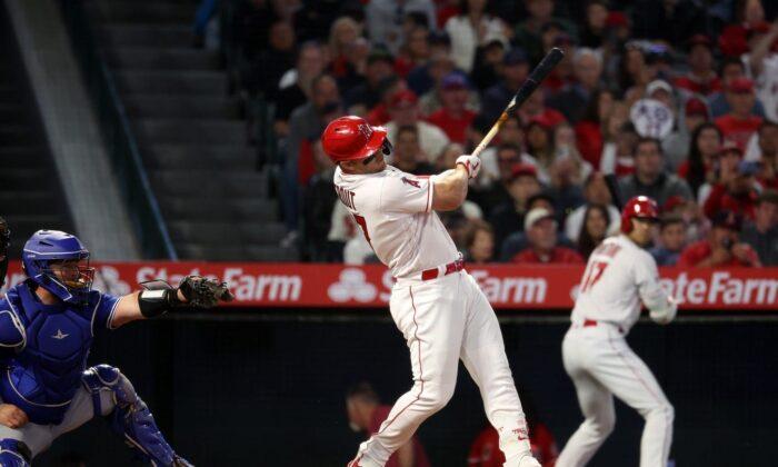 Mike Trout Hits One of Angels’ Three Homers in Win Over Jays