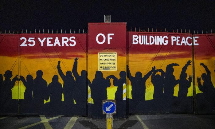 Northern Ireland Troubles Victims Give Cautious Welcome to Peace Deal Anniversary