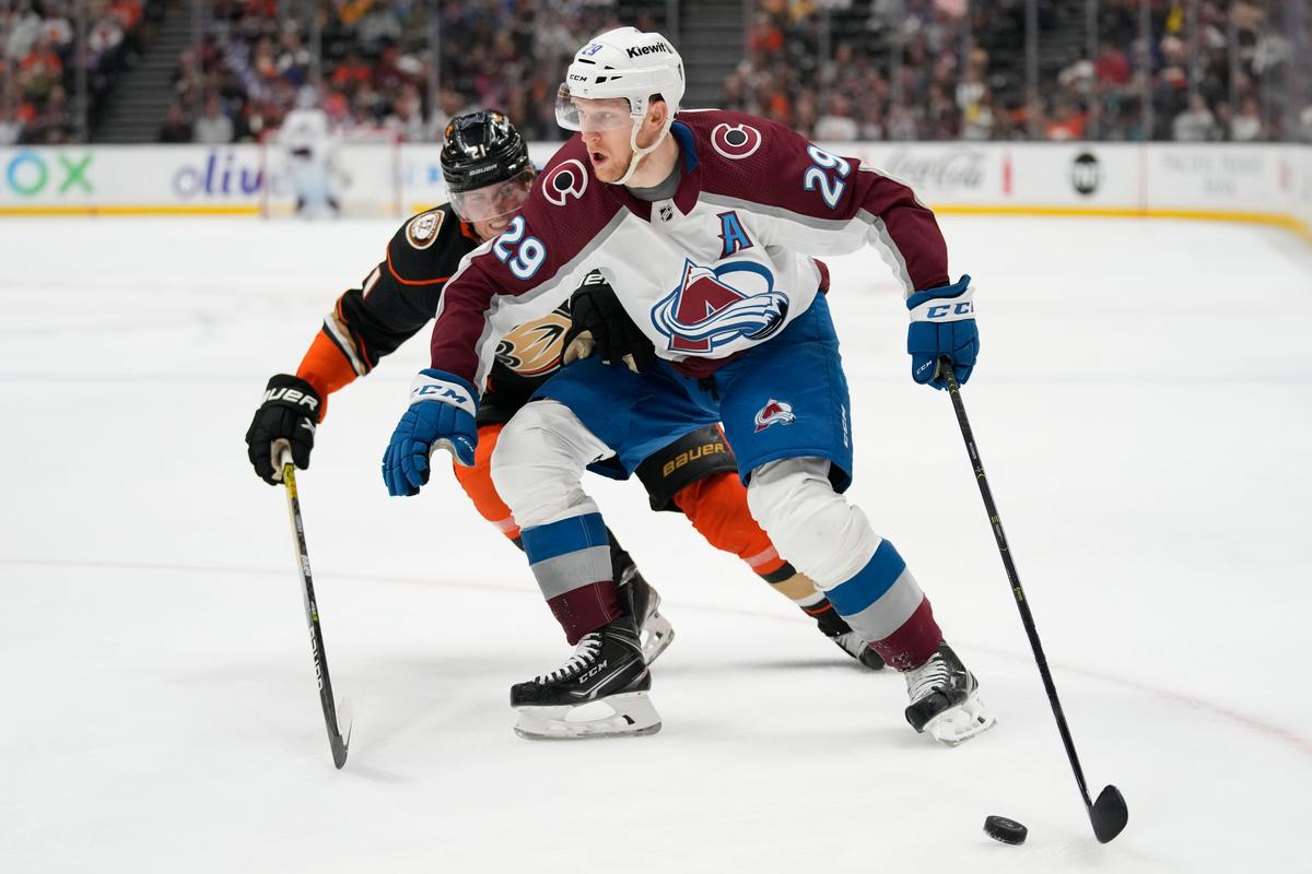 Colorado’s MacKinnon Receives Biggest Honors at NHL’s Annual Awards Show
