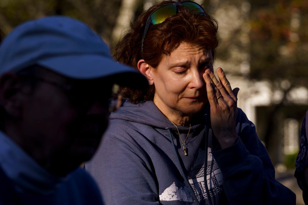 Kentucky Mourns ‘Targeted’ Attack at Bank That Killed 4, Injured 9