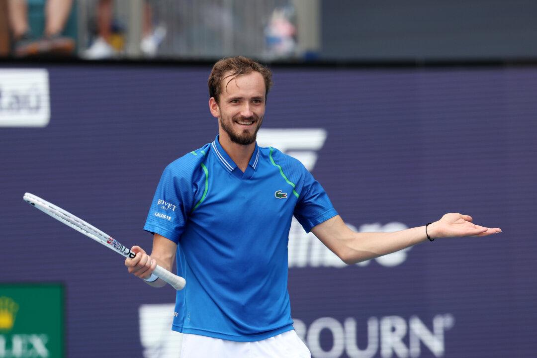 Medvedev Says Balance Key as He Adapts Game for Clay