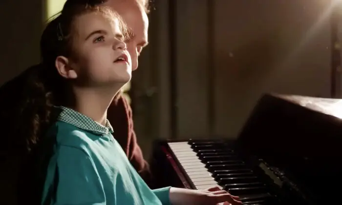 Blind Piano Prodigy With Severe Autism Leaves Audiences in Awe With Her Amazing Musical Gift