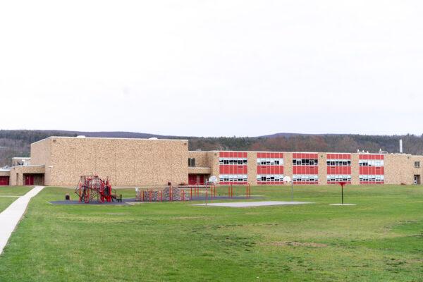 Anna S. Kuhl Elementary School in Port Jervis, New York, on April 7, 2023. (Cara Ding/The Epoch Times)