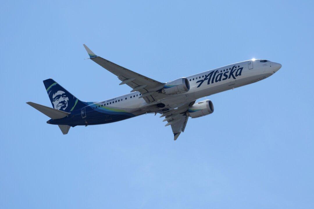 Man Accused of Stabbing Another Passenger on Seattle to Las Vegas Flight Charged With Assault