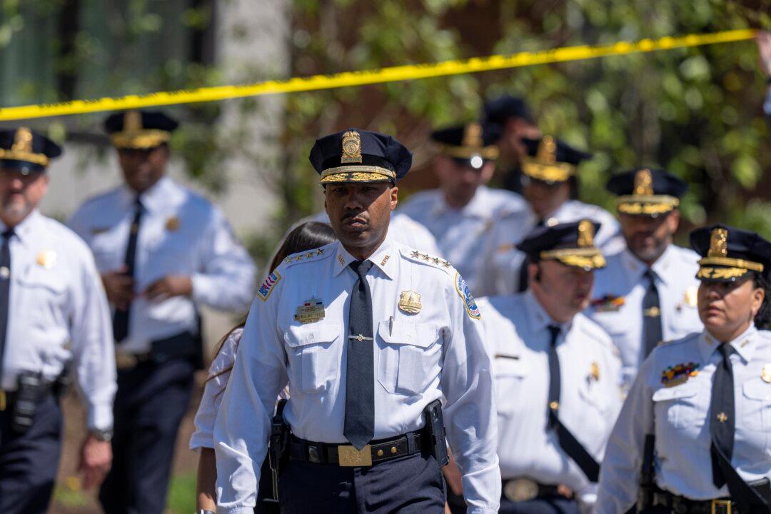 Washington Mayor Launches Search for New Police Chief Amidst Police Shortage