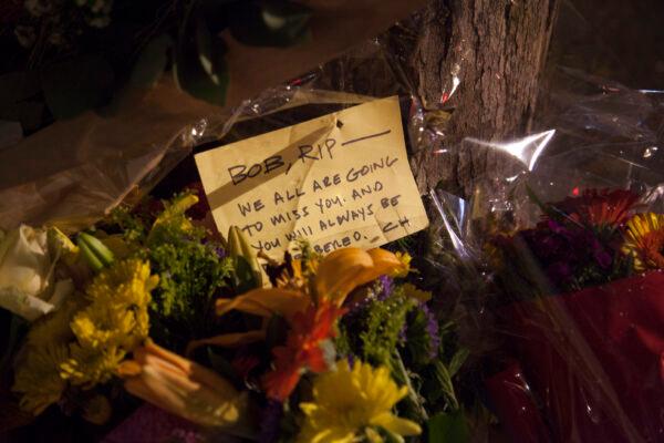 A note in memory of Bob Lee at the corner of Main Street and Harrison in San Francisco on April 7, 2023. (Lear Zhou/The Epoch Times)