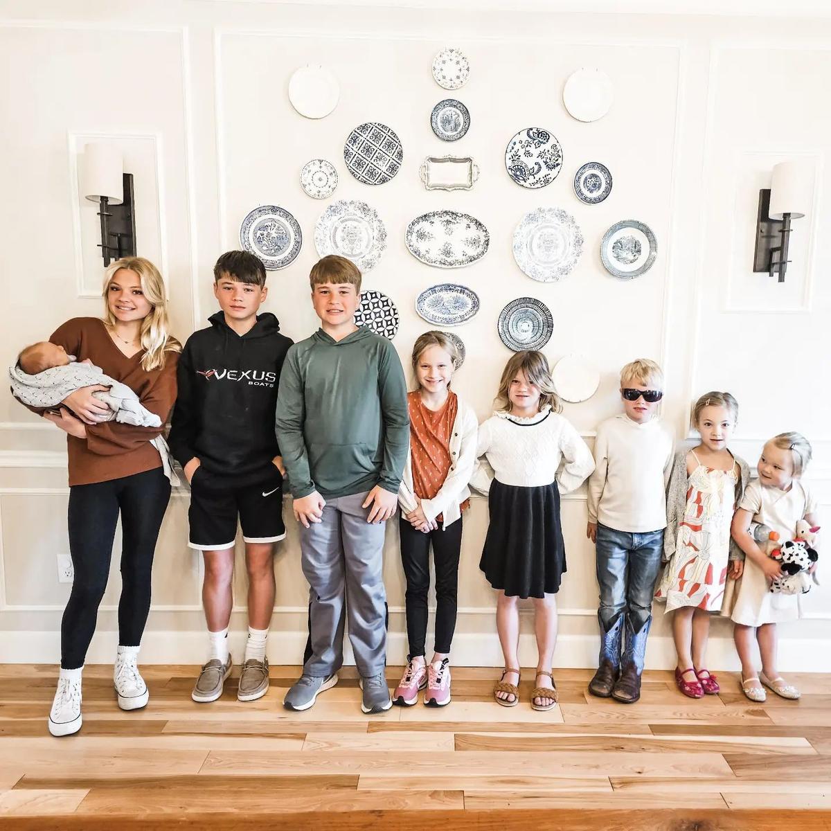 Karla's nine children. (Courtesy of <a href="https://www.instagram.com/thebradleybunchadventures/">The Bradley Brunch</a>)
