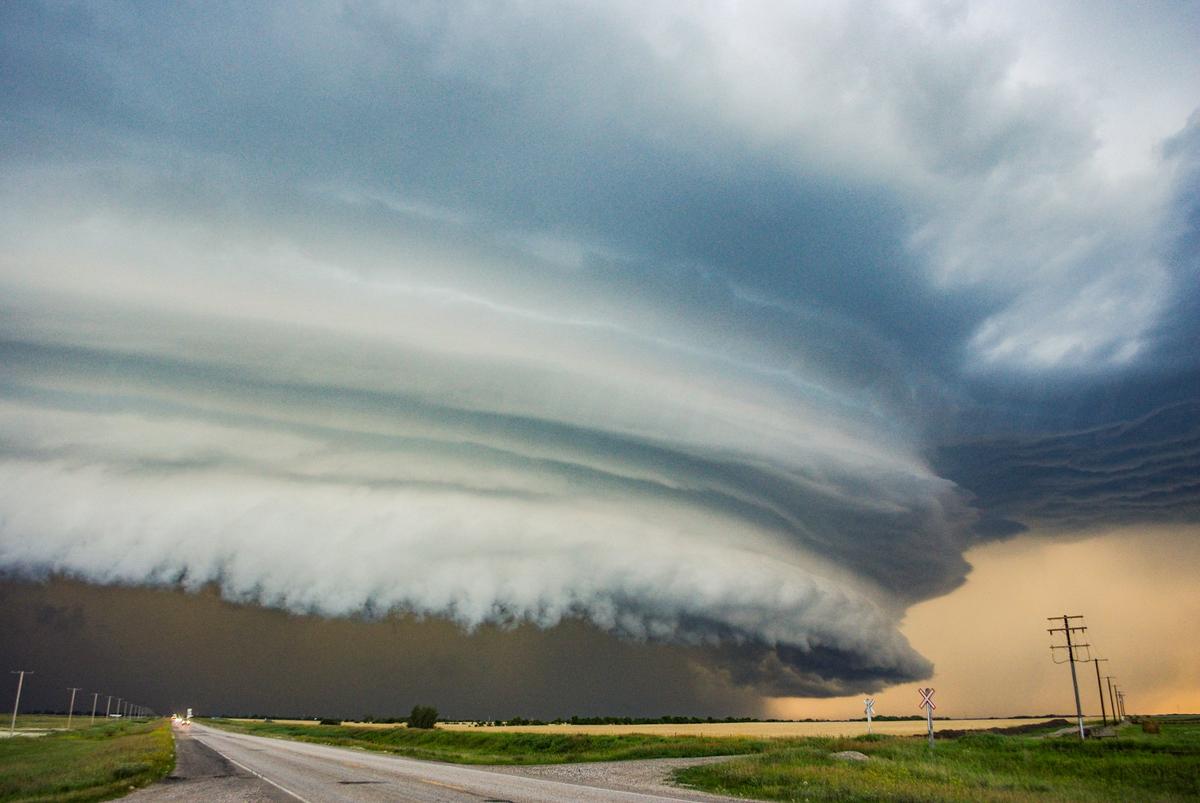 A shelf cloud seen over Fillmore, Saskatchewan, Canada. (Courtesy of <a href="https://www.facebook.com/5elementsxposure">Gunjan Sinha</a>)