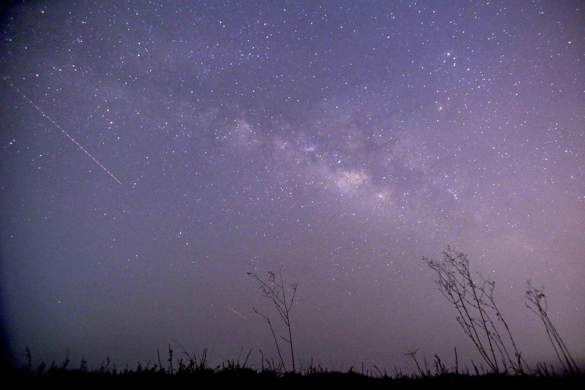A Lyrid meteor. (Ye Aung Thu/Getty Images)