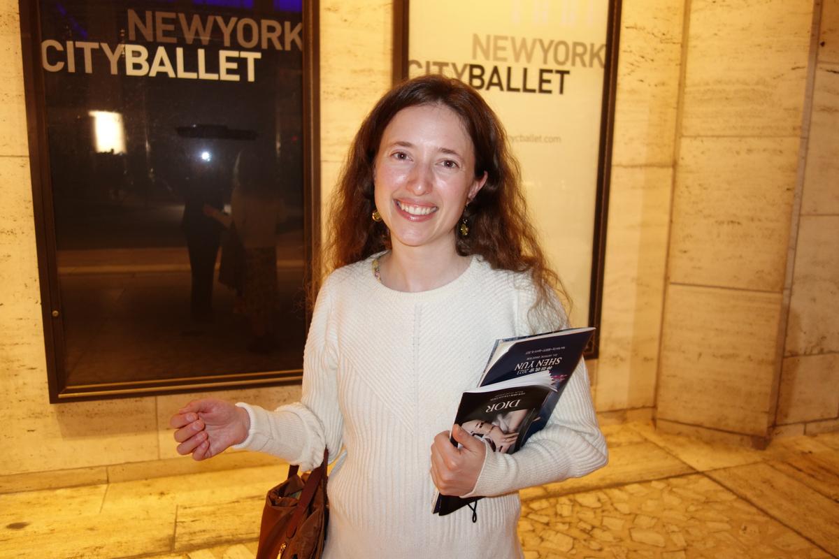 Shen Yun Communicates a Divine Beauty That Moves Hearts, Says Singer