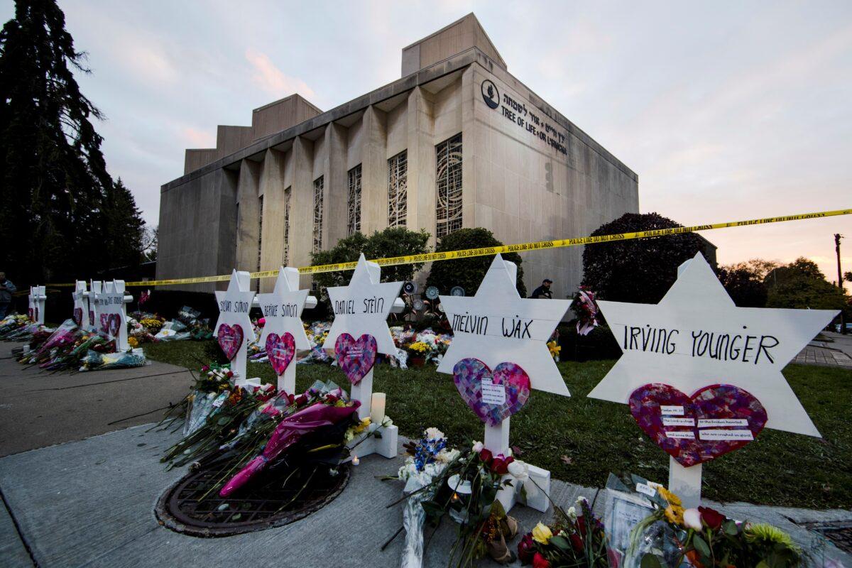 A makeshift memorial stands outside the Tree of Life Synagogue in the aftermath of a deadly shooting in Pittsburgh on Oct. 29, 2018. (Matt Rourke/AP Photo)