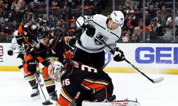Kempe's Hat Trick Sends 3rd-Place Kings Past NHL-Worst Ducks