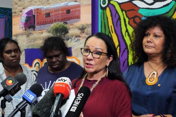 Minister for Indigenous Australians Linda Burney and Assistant Minister for Indigenous Health Senator Malarndirri McCarthy announce new renal dialysis units for remote First Nations patients, Darwin, NT on April 13, 2022. (AAP Image/Annette Lin)