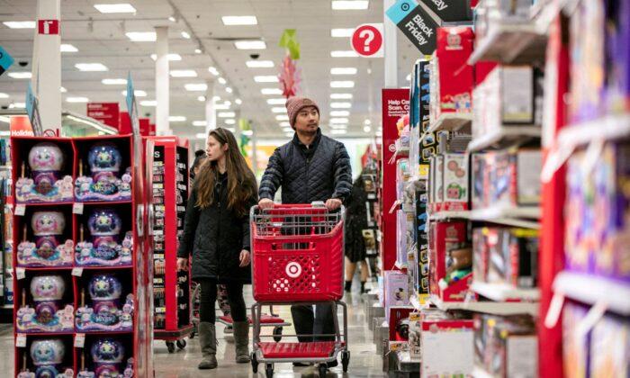 US Retail Sales Fall More Than Expected in March
