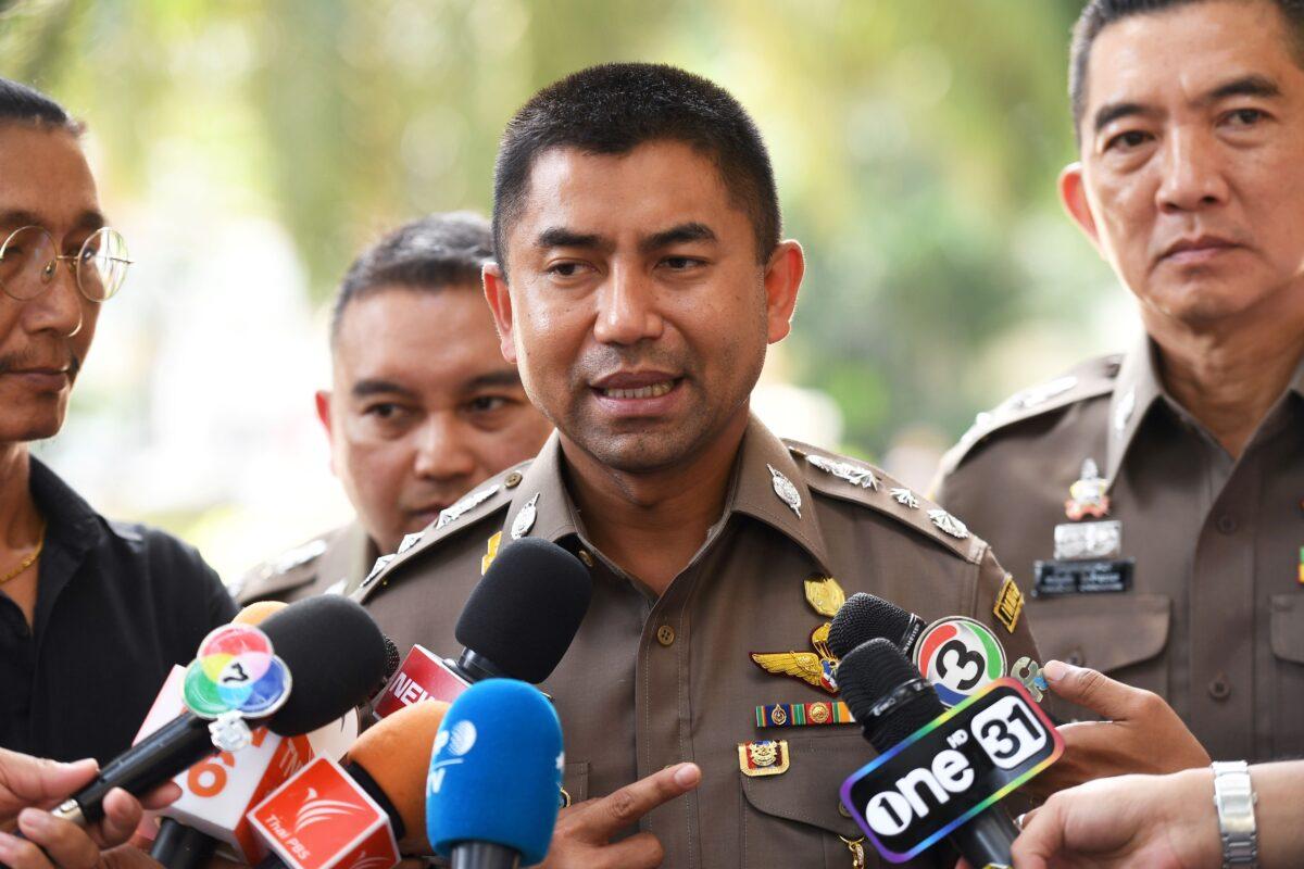 Thai Deputy National Police Chief General Surachet Hakparn (C) speaks to journalists outside the Saudi embassy after a meeting with Saudi officials in Bangkok on Jan. 8, 2019. (Lillian Suwanrumpha/AFP via Getty Images)