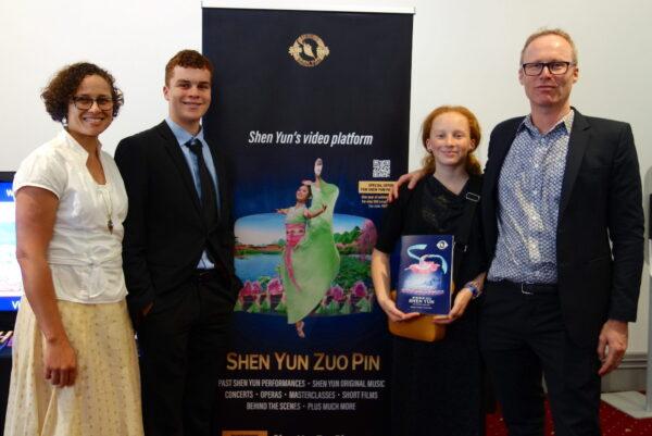 Dave Dawber (R) and wife Lynn (L) with their children attend Shen Yun Performing Arts at the St. James Theatre in Wellington on April 15, 2023. (Li Xuan Ya/The Epoch Times)
