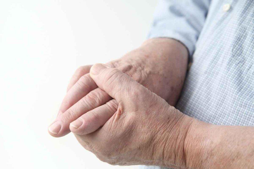 Hand Numbness, Possible Causes and How to Address It
