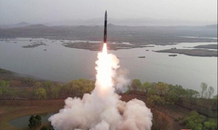 US, Japan, South Korea Meet to Discuss Holding Periodic Missile Defense Drills