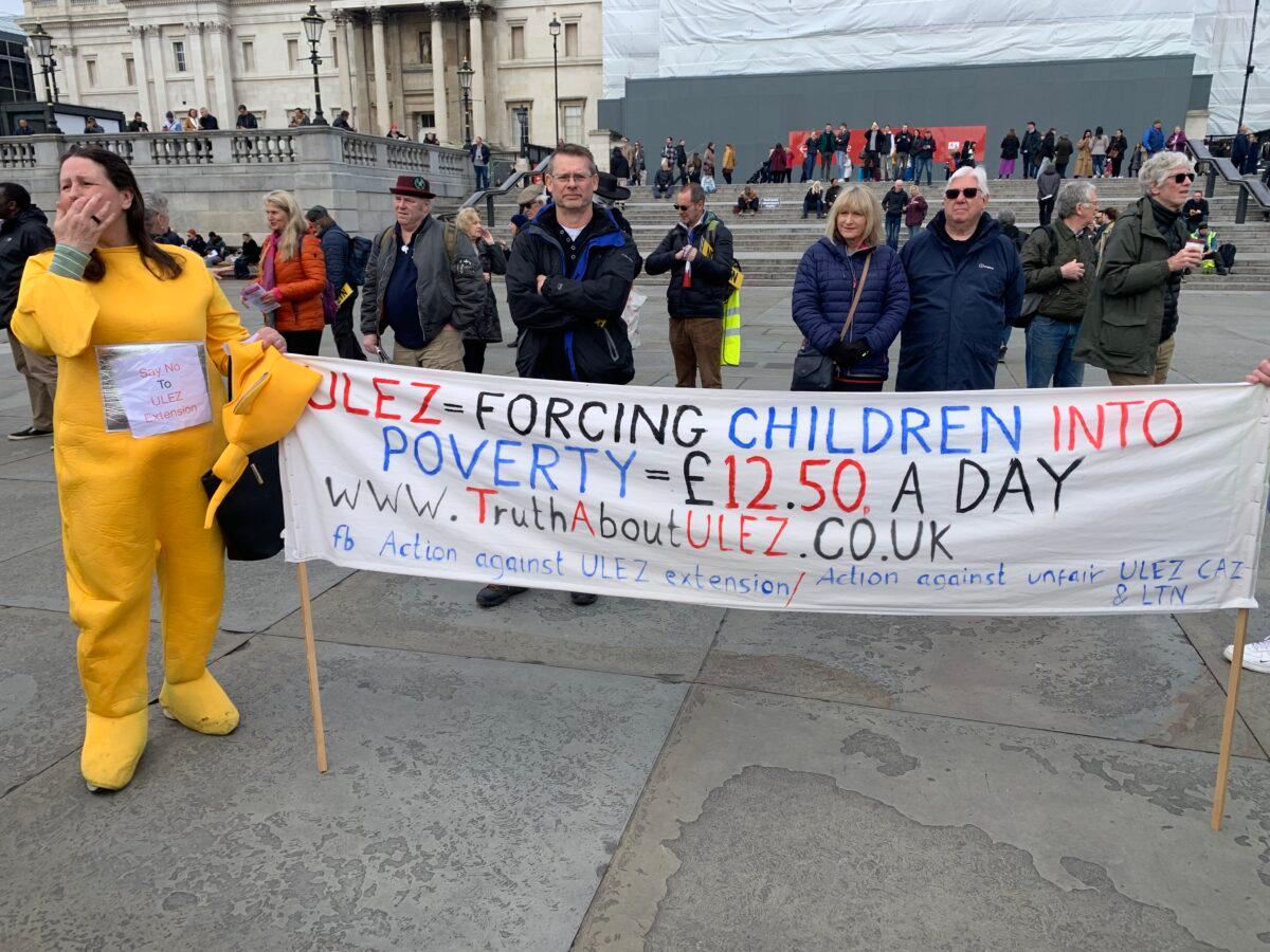 Anti-ULEZ protesters in London on April 15 2023. (Owen Evans/The Epoch Times)