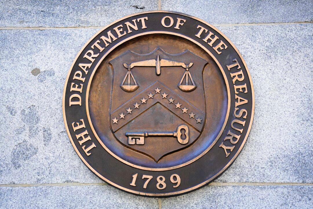Foreign Holdings of US Debt Declines as China Continues Dumping Treasury Securities