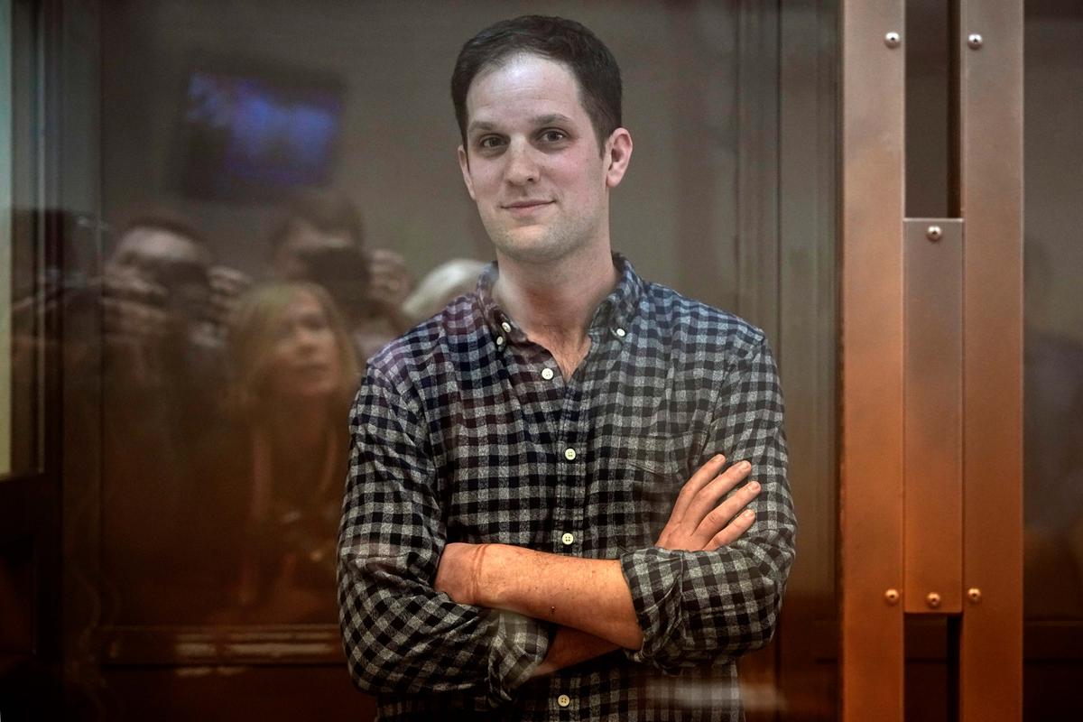 US Reporter Held by Russia on Spying Charges to Stay in Jail